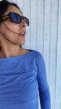 Carica l'immagine nel visualizzatore di Gallery, Maglia scollo barchetta blu