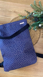 Zaino “Altrove” blu pois bianchi