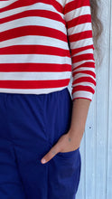 Carica l'immagine nel visualizzatore di Gallery, Maglia scollo barchetta rossa
